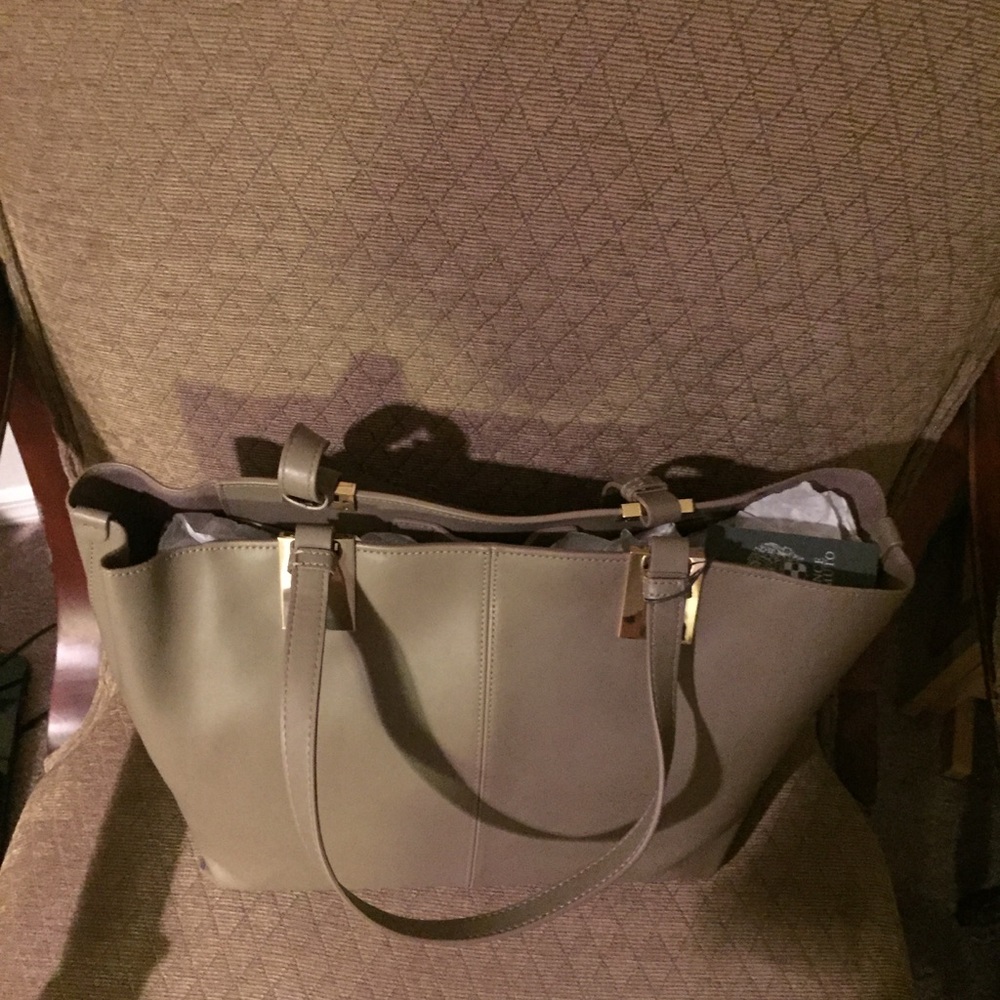 VINCE CAMUTO SMOKEY LEATHER LARGE TOTE BAG  NWT - Picture 5 of 7